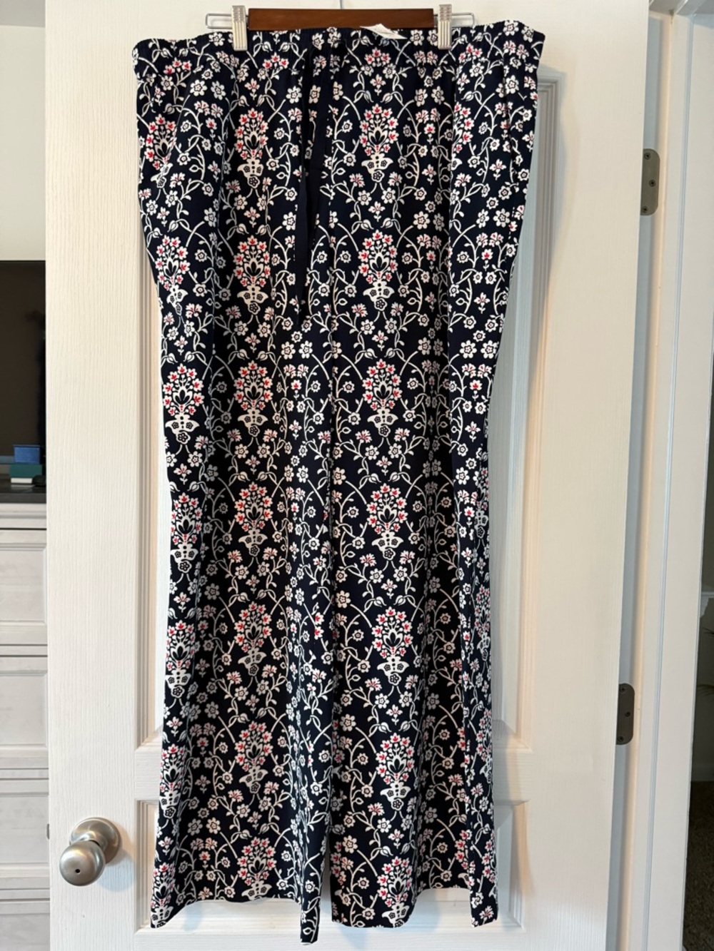 LOFT Navy Floral Wide Leg Pants with White and Red Print XL Tall NWT